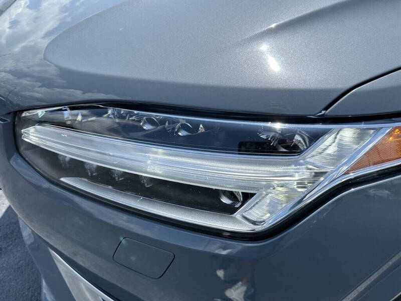 2023 Volvo XC90 B6 Plus Bright Theme 6P