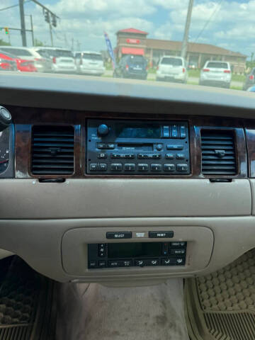 2000 Lincoln Town Car
