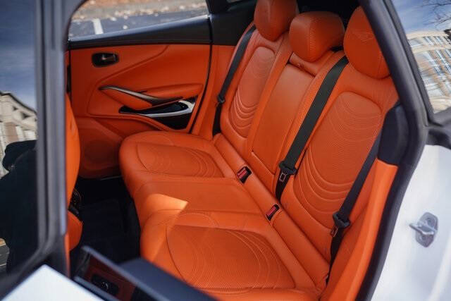 2022 Aston Martin DBX