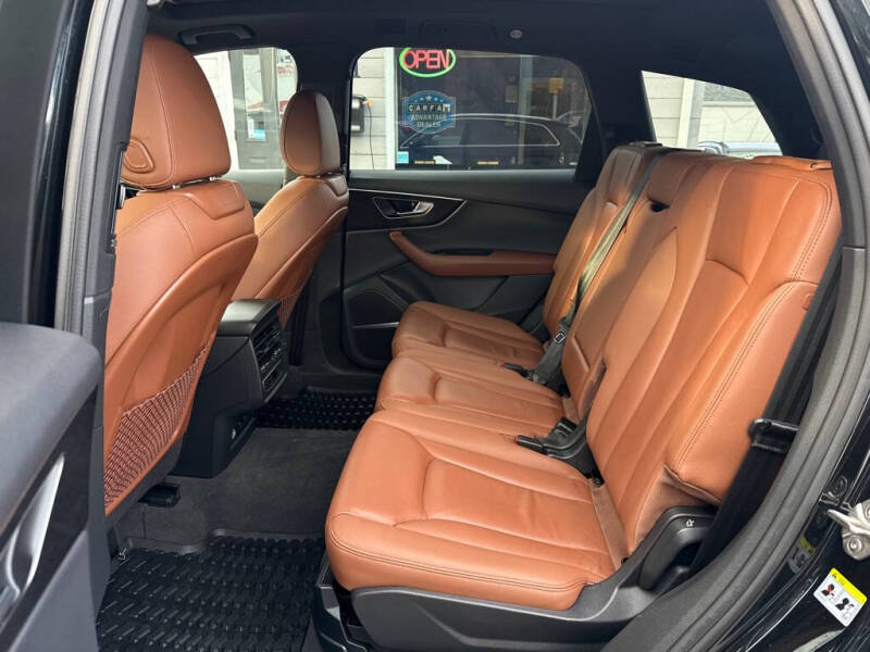 2022 Audi Q7 quattro Premium Plus 55 TFSI