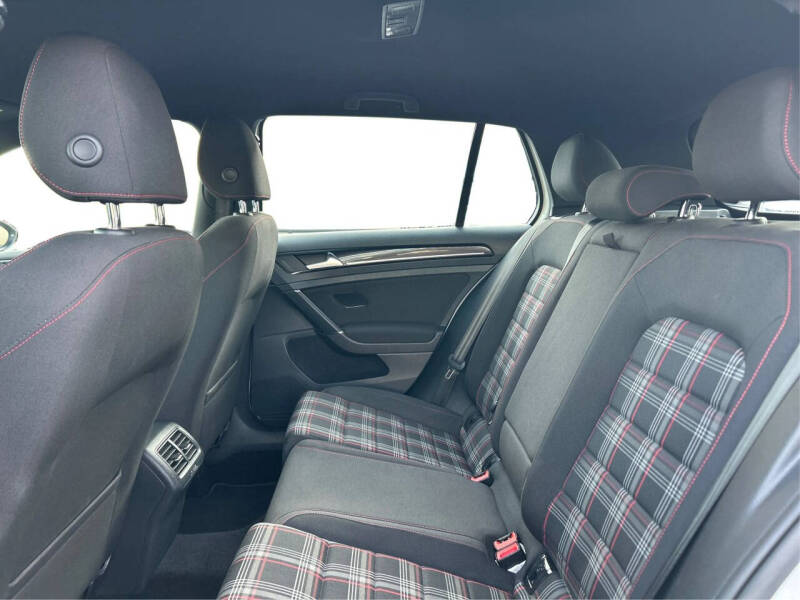 2017 Volkswagen Golf GTI S