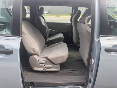 2015 Toyota Sienna L 7-Passenger
