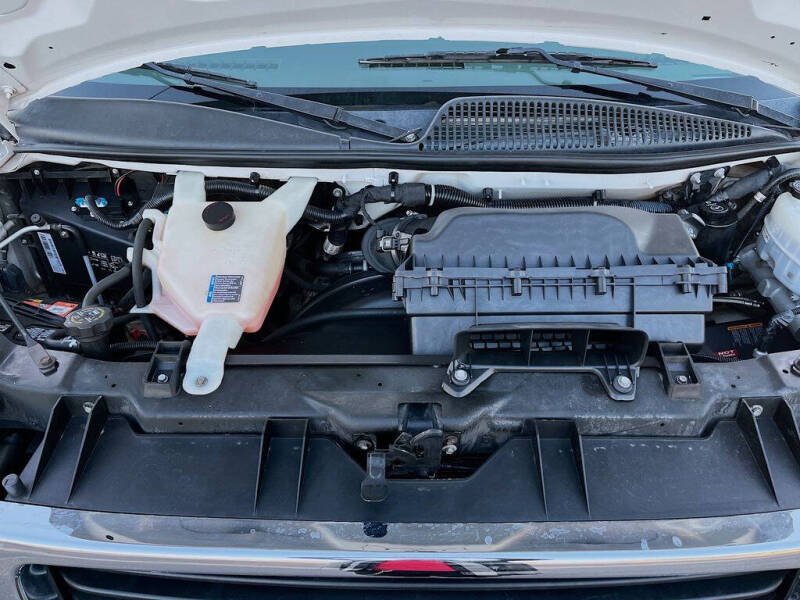 2022 GMC Savana 2500