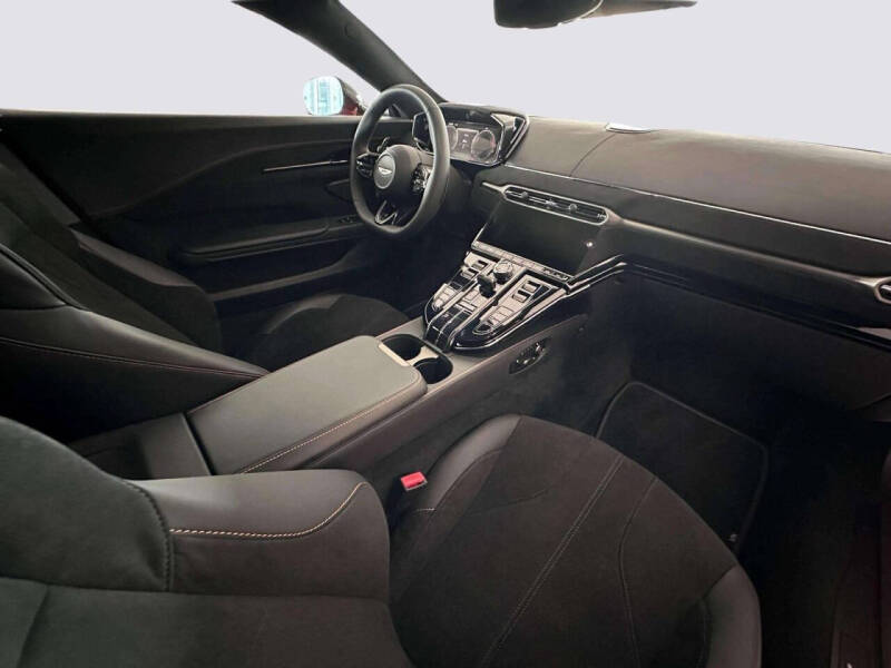 2025 Aston Martin Vantage