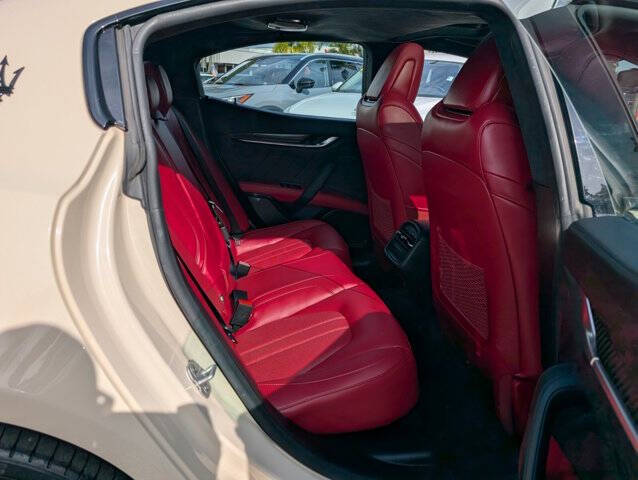 2022 Maserati Ghibli Modena