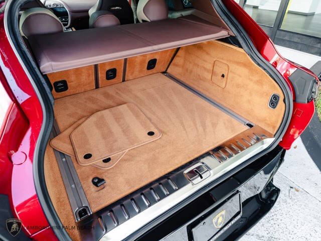 2023 Aston Martin DBX 707