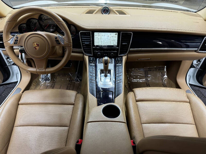 2015 Porsche Panamera 4