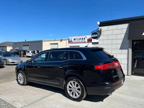 2018 Lincoln MKT Premiere