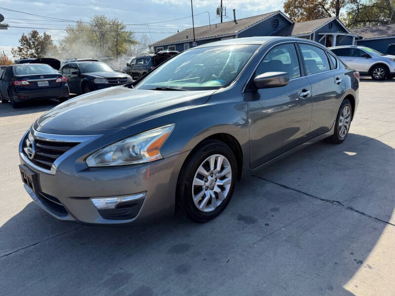 2014 Nissan Altima S photo 2