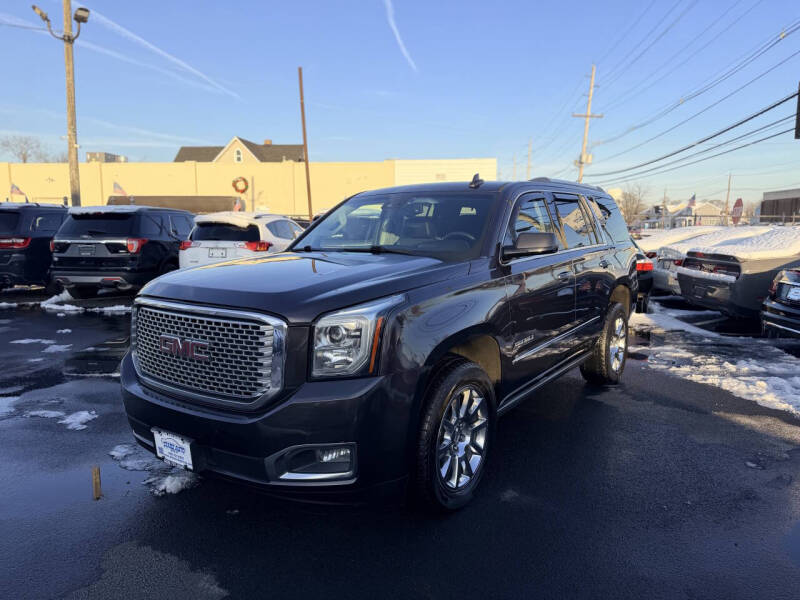 2017 GMC Yukon Denali's photo