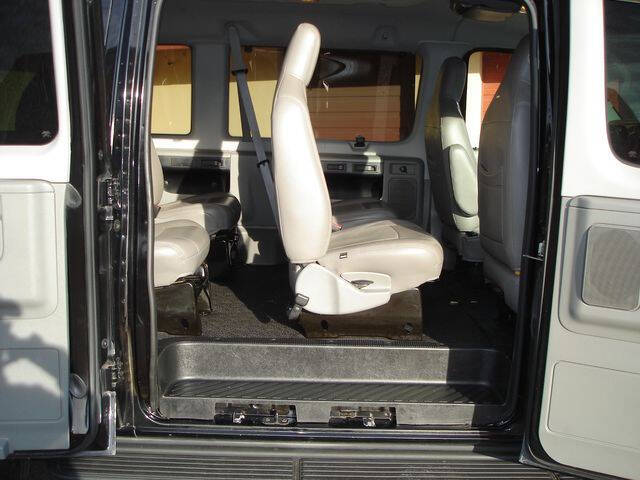 2011 Ford E-Series E-350 SD XLT