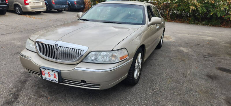 2011 Lincoln Town Car for sale at Union Street Auto LLC in Manchester NH