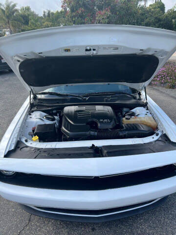 2015 Dodge Challenger SXT Plus