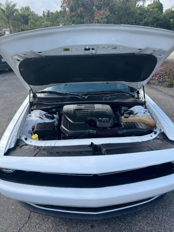 2015 Dodge Challenger SXT Plus