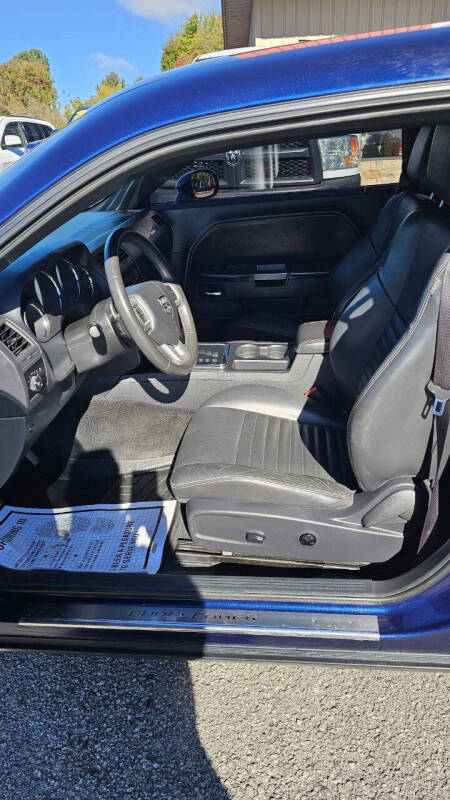 2013 Dodge Challenger SXT Plus