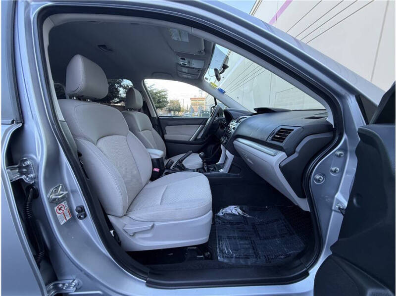 2014 Subaru Forester 2.5i