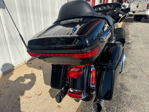 2015 Harley-Davidson FLHTCU103 -