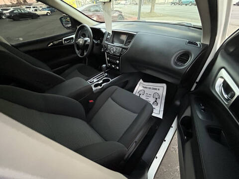 2017 Nissan Pathfinder S