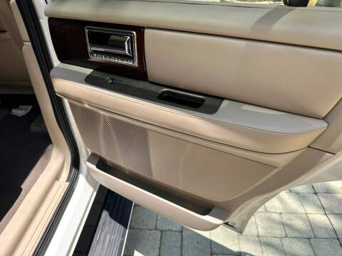 2014 Lincoln Navigator