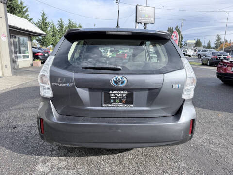 2012 Toyota Prius v Five