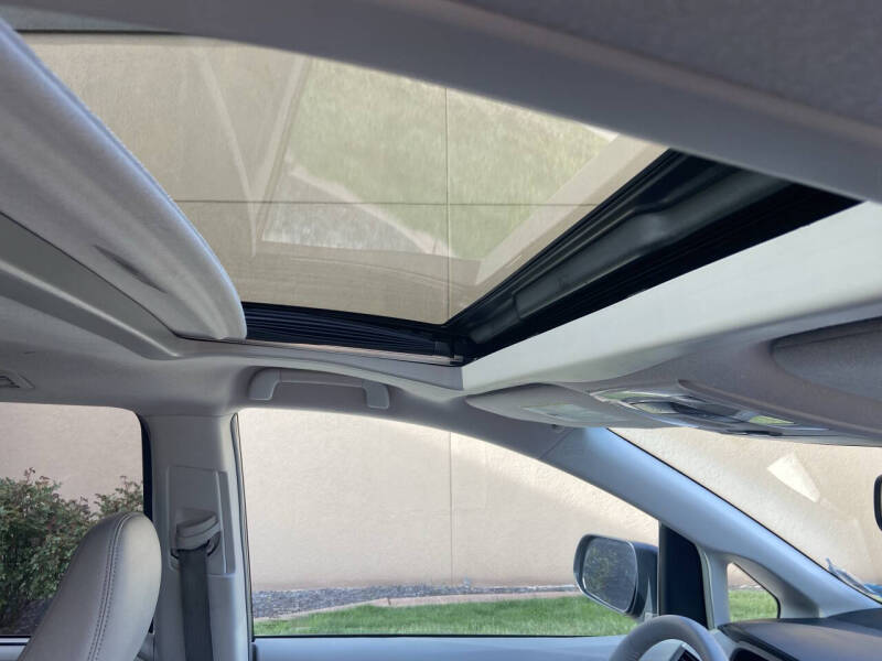 Image 7 of 2013 Toyota Sienna XLE 8-Passenger
