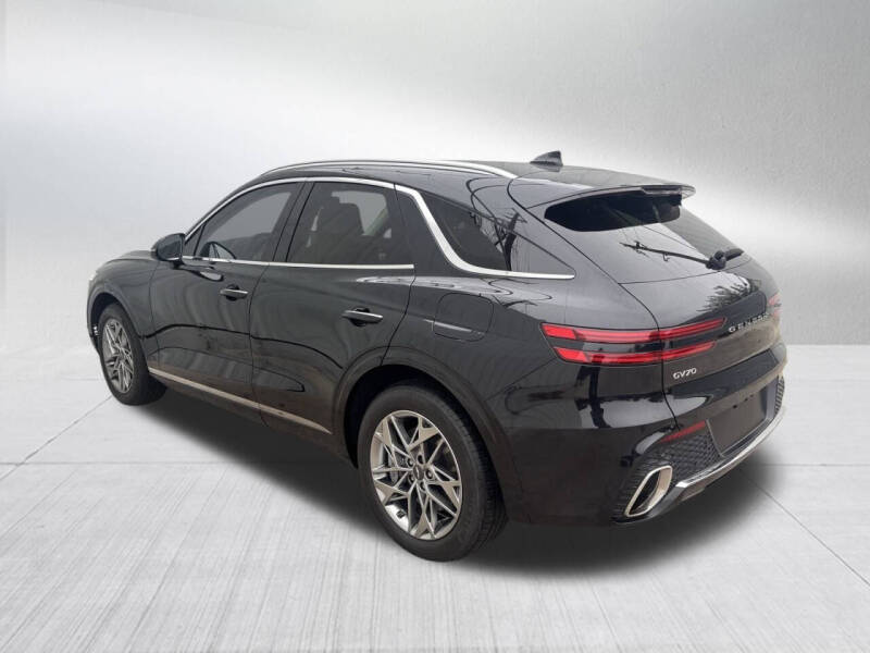 2023 Genesis GV70 2.5T Standard