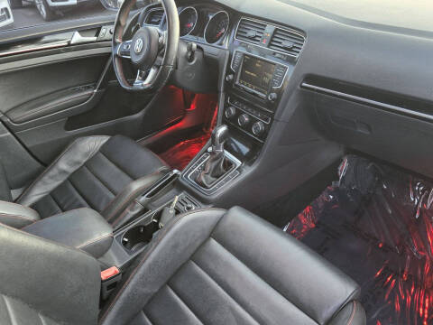 2017 Volkswagen Golf GTI SE