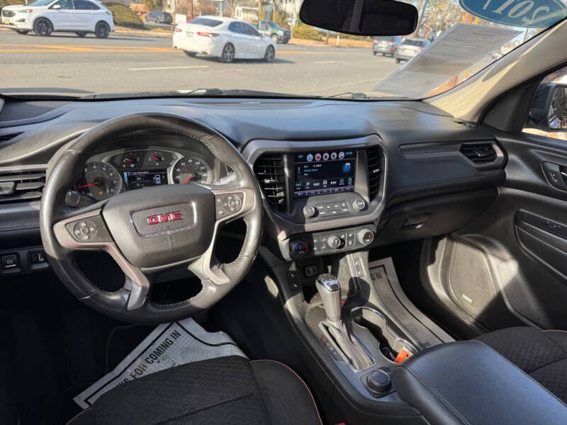 2017 GMC Acadia SLE-2