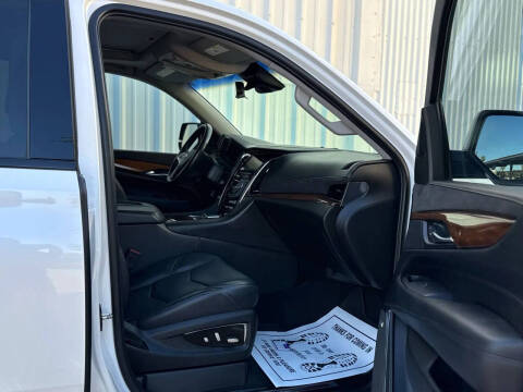 2017 Cadillac Escalade Luxury