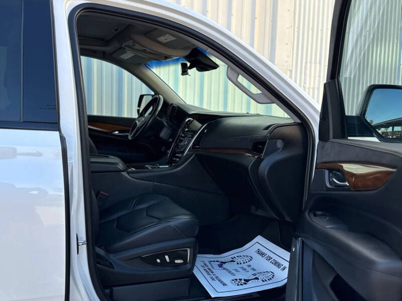 2017 Cadillac Escalade Luxury