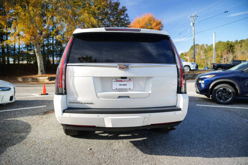 2018 Cadillac Escalade Luxury