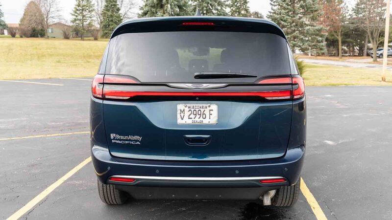 2024 Chrysler Pacifica Touring