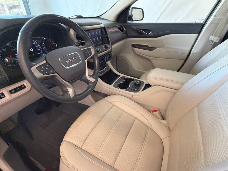 2022 GMC Acadia Denali