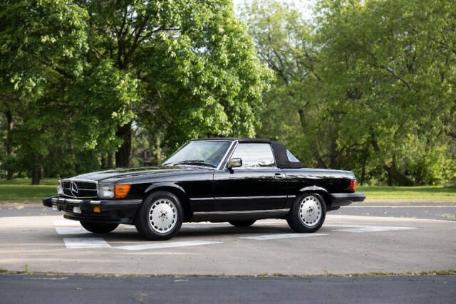 1988 Mercedes-Benz 560-Class for sale at Autowerks in Cary, IL