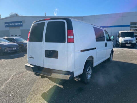 2025 Chevrolet Express 2500