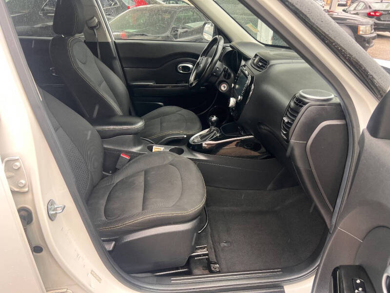 2015 Kia Soul +