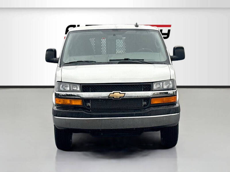 2025 Chevrolet Express 2500