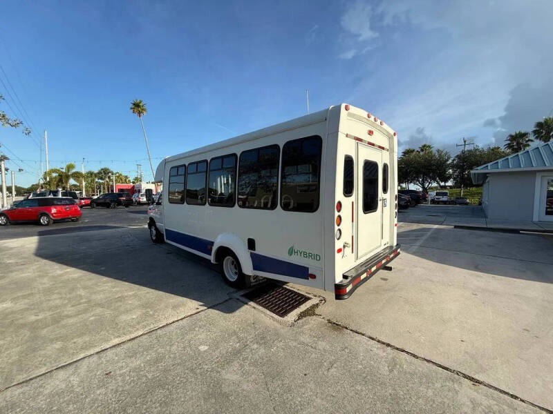 2017 Ford E-Series E-450 SD