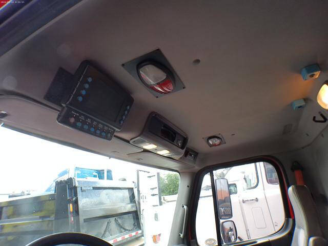 2016 Freightliner M2 106
