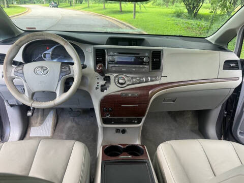 2012 Toyota Sienna XLE 7-Passenger