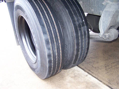 2002 Freightliner FL70