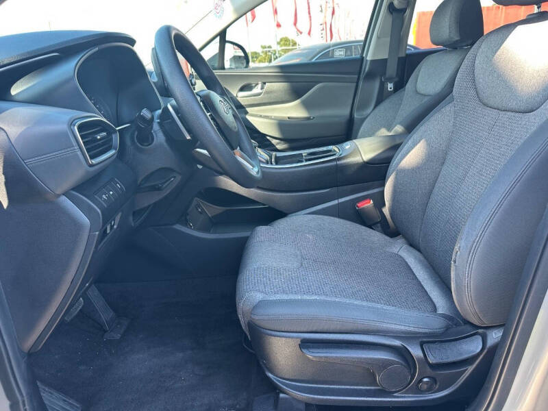 2021 Hyundai Santa Fe SE