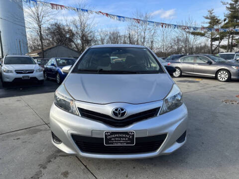 2012 Toyota Yaris 3-Door LE