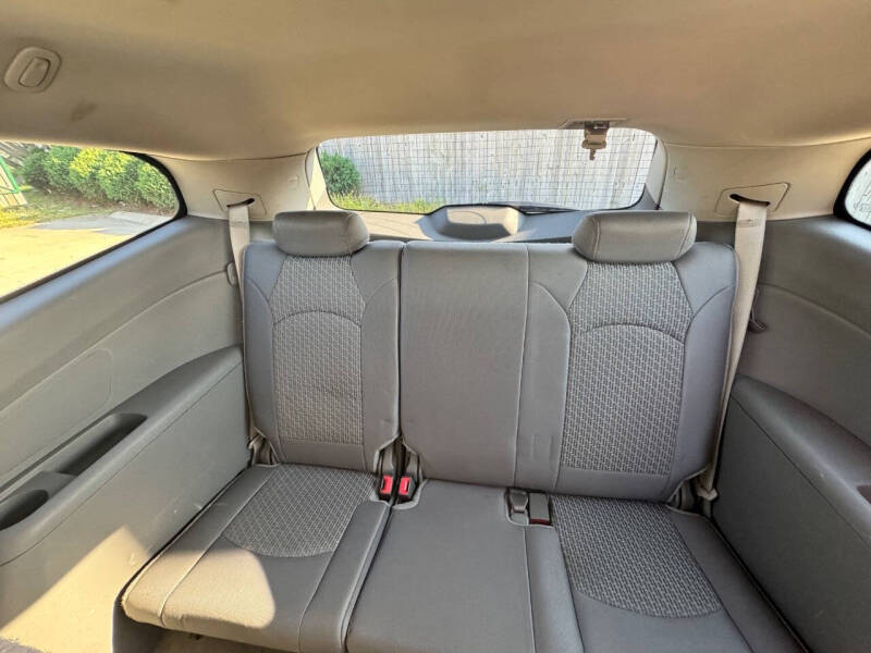 2011 Chevrolet Traverse LS