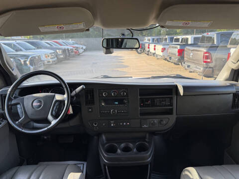 2022 GMC Savana 2500