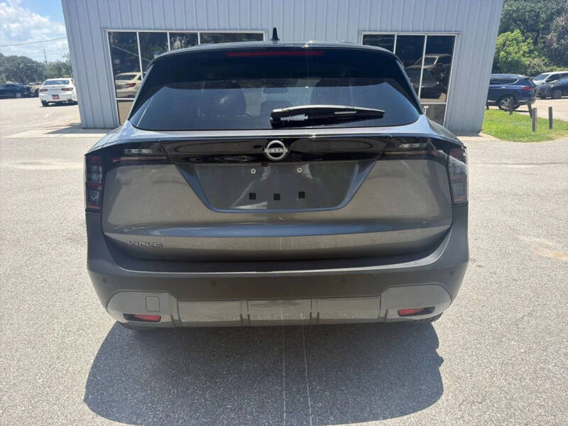 2025 Nissan Kicks SV
