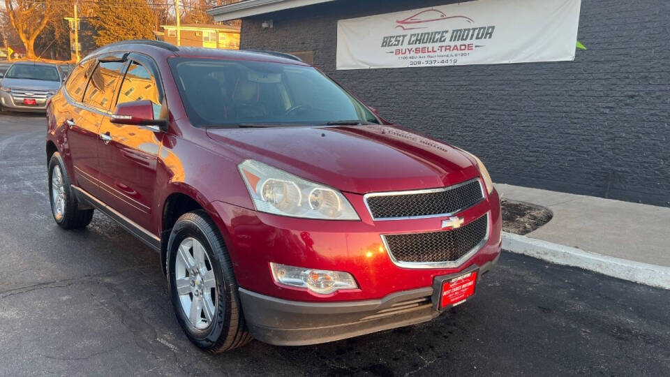 2011 Chevrolet Traverse 2LT's photo