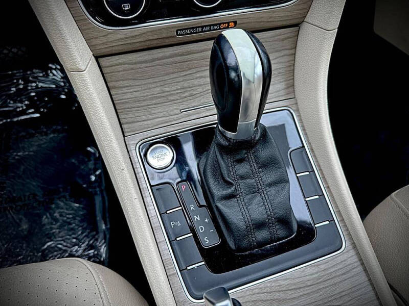 2017 Volkswagen Passat 1.8T SE