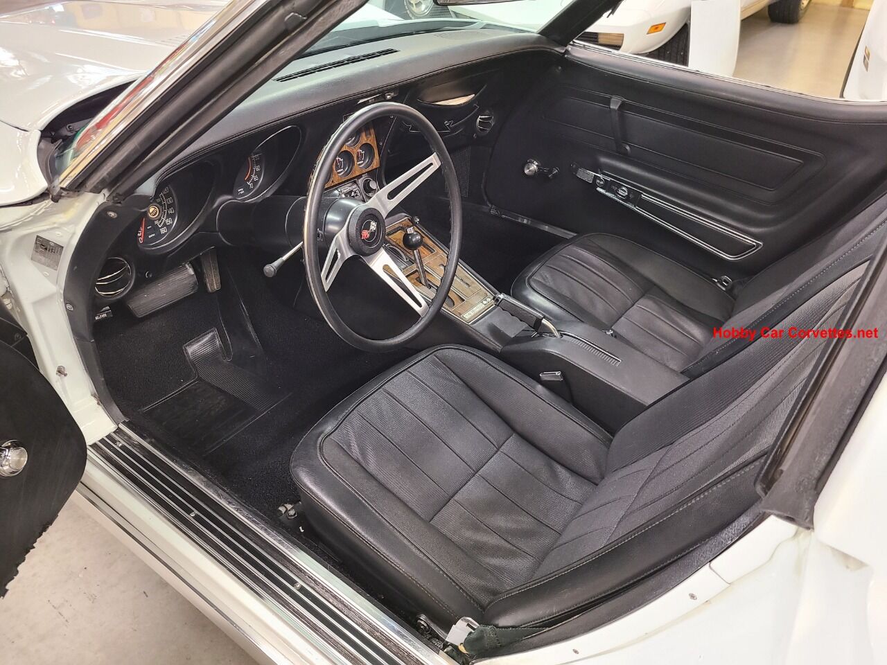 1975 Chevrolet Corvette 17