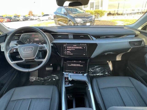 2024 Audi Q8 e-tron quattro Premium Plus